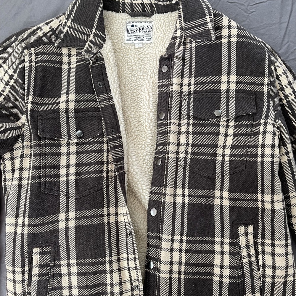Lucky Brand men’s flannel. size small